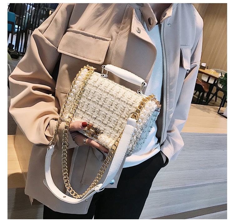 Messenger Chic